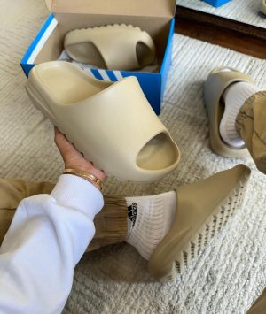 CHINELO NUVEM BEGE