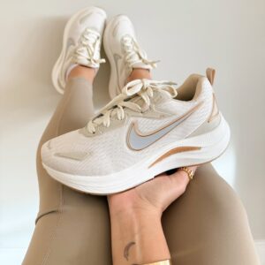 TENIS NK FIT+ BEGE/DOURADO