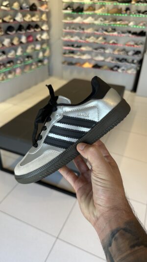 TENIS SAMBA PRATA/PRETO