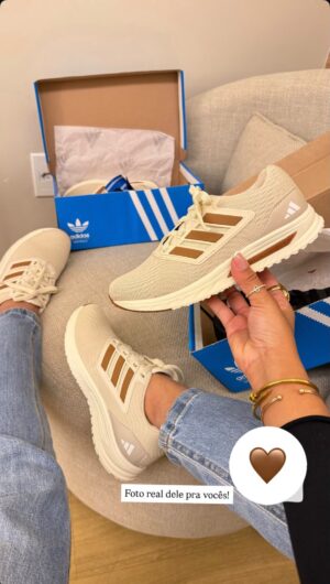 TENIS AD. A-BOOST OFF/CARAMELO