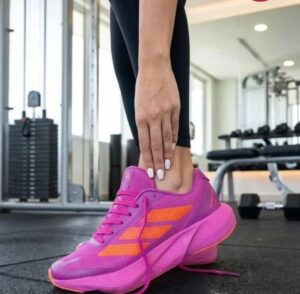 TENIS AD. ADIZERO BOSTON PINK